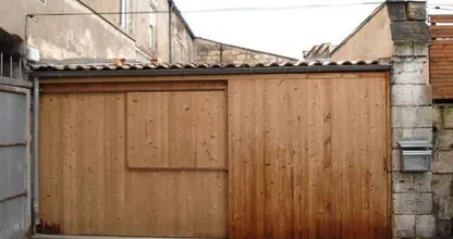 Je denkt dat dit een doodgewone garage is, totdat je de binnenkant ziet!