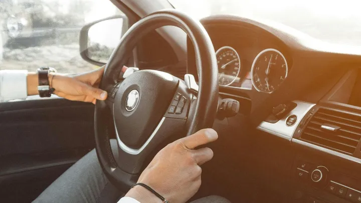 Ha! Dít zijn de meest bijzondere voorwerpen die ooit in een Uber zijn gevonden