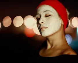 Esta máscara facial caseira pode ajudá-lo a se livrar de cicatrizes e manchas em seu rosto