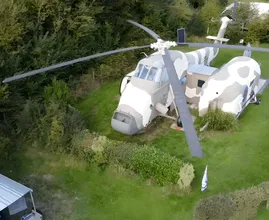 ¡Esta familia vive en un helicóptero! ¡Visita su asombrosa conversión en un hogar aéreo!