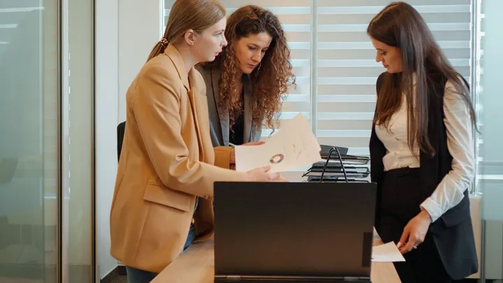Dit zijn de meest irritante collega's op basis van hun sterrenbeeld