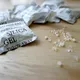 Gel di silice: Scopri l'utilità sorprendente di queste bustine bianche