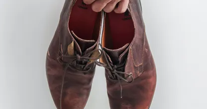 Estas son señales de que ya es hora de cambiar tus zapatos viejos