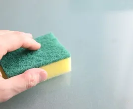 Schoonmaken of weggooien: dit moet je doen met de 6 smerigste dingen in huis