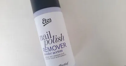 Voor een euro schaf je een flesje nagellakremover aan en dít kun je er allemaal mee!