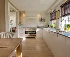 Apply this top 10 of tricks and you'll clean your kitchen within 10 minutes