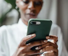 Let op: mensen downloaden massaal de verkeerde app voor coronabewijs