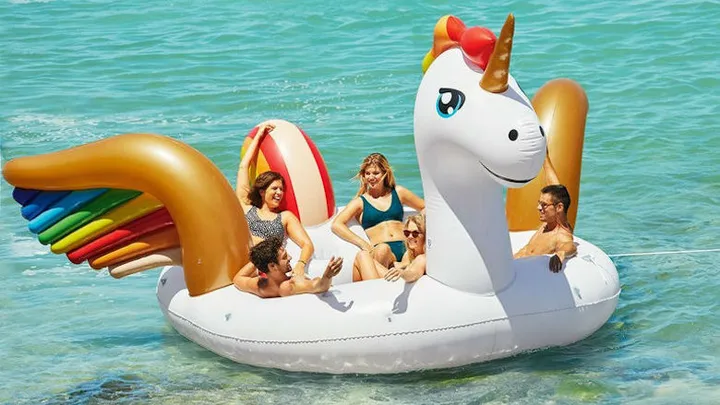 Lidl verkoopt gigantisch unicorn-badeiland en hij is nu in de uitverkoop!