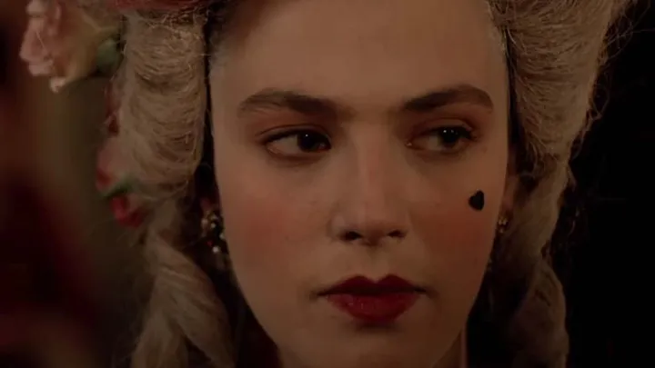 Wow! Deze 10 bizarre beautytrends waren vroeger helemaal hip.