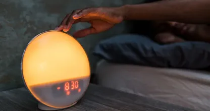 Helpt een wake-up light echt om makkelijker wakker te worden?