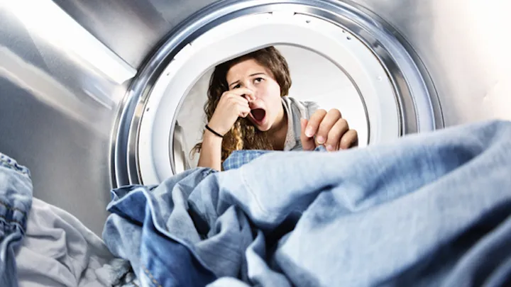 Deine Wäsche muffelt? Mit Hilfe dieser 3 Produkte riecht deine Wäsche wieder frisch