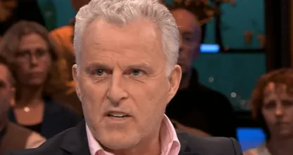 Wist jij dat Peter R. de Vries zo'n knappe zoon heeft? Moet je zien, wat een stuk!