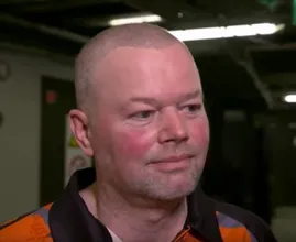 Raymond van Barneveld zet volgende stap in relatie met Julia