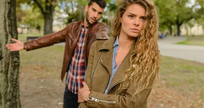 Dit is waarom je vaak in het weekend ruzie krijgt met je partner