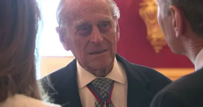 Prins Philip berouwvol over auto-ongeluk: ‘Het spijt me heel erg'