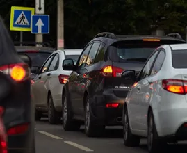 Mede door ongelukken heel wat vertragingen en drukte op de weg
