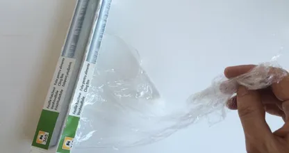Nervt dich aneinanderbabsene Haushaltsfolie auch so? Mit diesem Trick nie wieder!