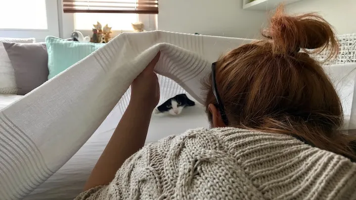 Vrouw in shock als juwelier haar dít vertelt over de oude ring van haar moeder