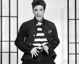 Der Enkel von Elvis Presley sieht genau so aus wie sein Großvater!