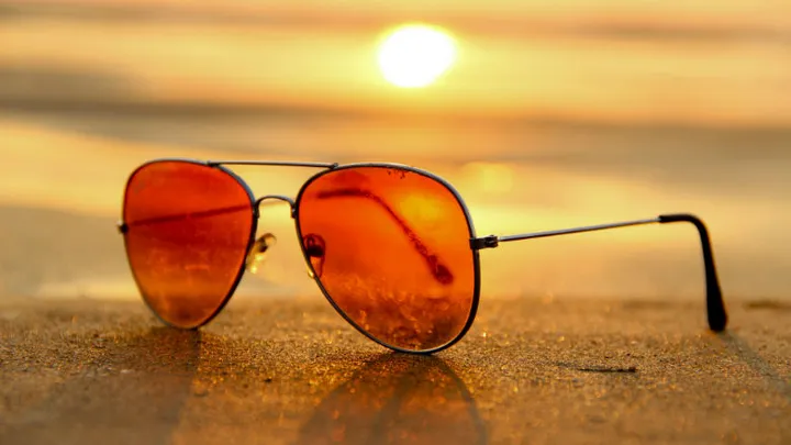 Do you wear sunglasses often? This is the time of day you shouldn't!