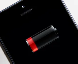 Praktisch: wenn du DIESE Handy-App deaktivierst, dann hält dein Akku zweimal so lange!