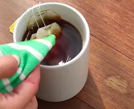 This is how you get scratches and stains out of your wood floor