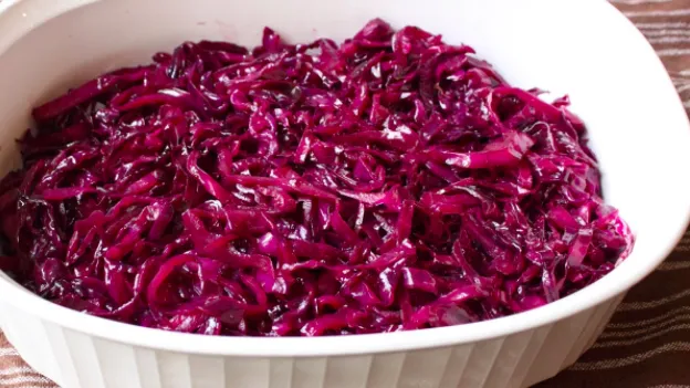 Diese leckere Rotkohl Rezept Variante solltest du auf jeden Fall mal probiert haben!