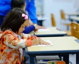 Kinderopvang en noodopvang van scholen zitten vol
