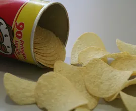 Huch! Essen wir Pringles etwa die ganze Zeit schon falsch?!