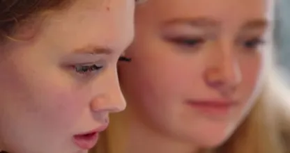 Aangrijpende documentaire legt vreselijke ziekte van de zusjes Lotte en Roos vast