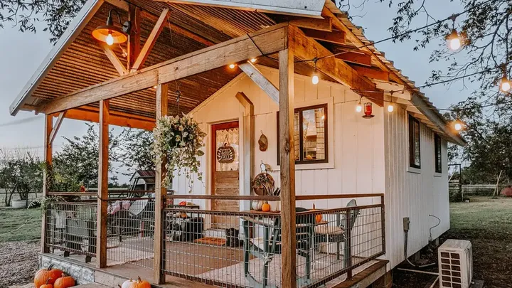 This Elderly Woman Lives in Old Shed – But Wait Until you see Inside!