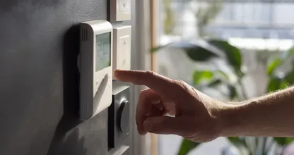 Thermostaat ’s nachts lager zetten bespaart geld, maar volgens experts is deze instelling nog voordeliger