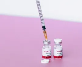 Ziekenhuizen trekken aan de bel: ‘GGD verspilt onnodig coronavaccins’ 