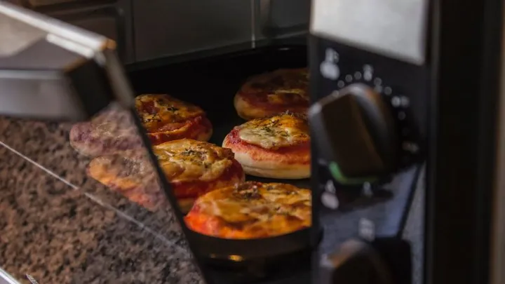 Oeh! Bij Action scoor je nu deze spotgoedkope retro mini oven