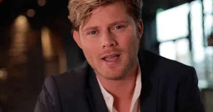 De nieuwe coupe van Tim Douwsma choqueert fans én zijn vriendin! "Je kan zó in een maffiafilm..."