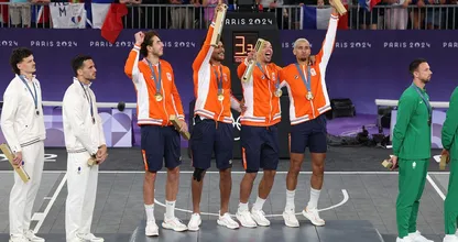 Wat zit er in de langwerpige doos die Olympische atleten bij hun medaille krijgen?