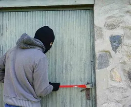 Fährst du in den Urlaub? Mit diesen Tricks denken Einbrecher, du wärst noch zu Hause