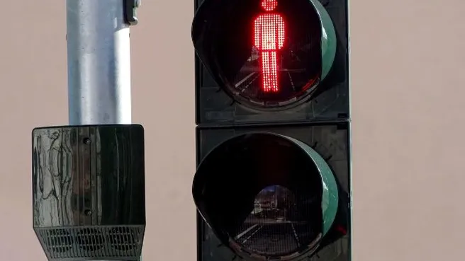 Con este secreto de la policía, nunca tendrás que esperar en la luz roja