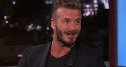 BIZAR: Deze tiener heeft al meer dan 23.000 euro uitgegeven om op David Beckham te lijken!