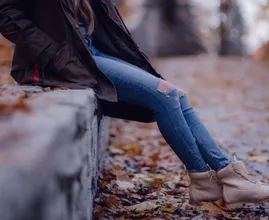 Recognise deep vein thrombosis in your leg on time by these 5 symptoms