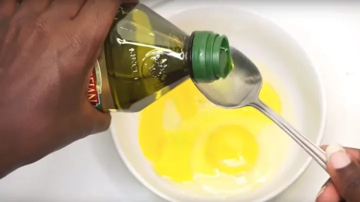 This is why you should rub egg in your hair every week