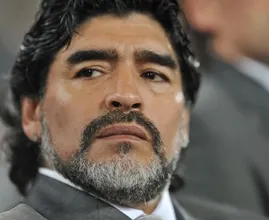 Begrafenisondernemer ontslagen na selfie met overleden Maradona 