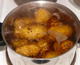 Genius: give your boiled potato a boost by adding this ingredient to the water!