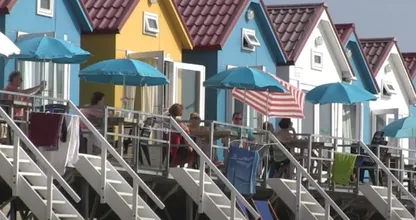 Prijzen voor Nederlandse vakantiehuisjes vliegen de pan uit