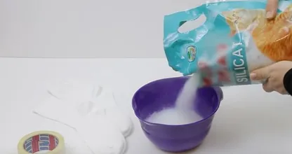 Du kannst Katzenstreu für diese 3 unerwartete Probleme im Haushalt nutzen!