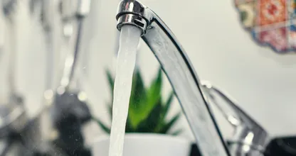 Esta es la razón por la que no debes usar agua del grifo en dispositivos médicos domésticos
