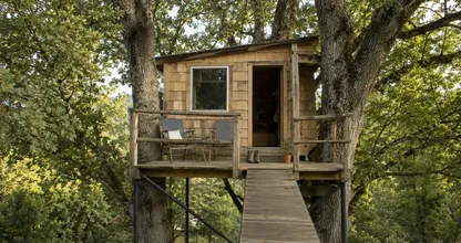 Alleinerziehender Vater konnte sich keine größere Wohnung leisten – also baute er seiner Tochter dieses Baumhaus!