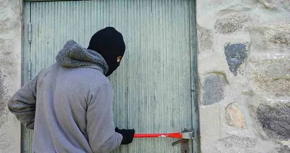 Fährst du in den Urlaub? Mit diesen Tricks denken Einbrecher, du wärst noch zu Hause