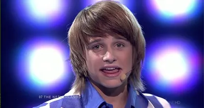 Die is veranderd! Zó ziet Junior Songfestivalwinnaar Ralf Mackenbach er nu uit