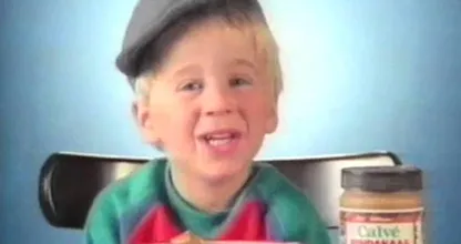 Wie kent de schattige Petje Pitamientje nog? ZO ziet hij 33 jaar later uit...!